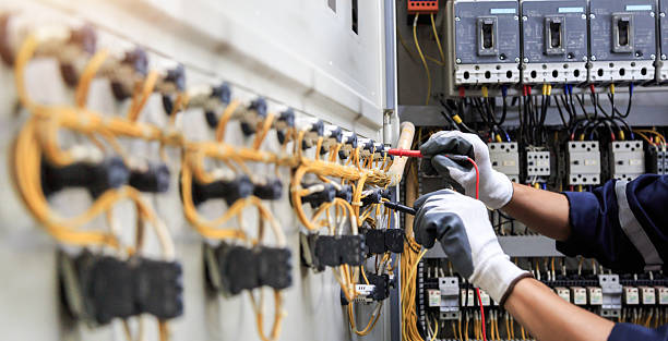 Professional Electrician technician working in Shenandoah, VA